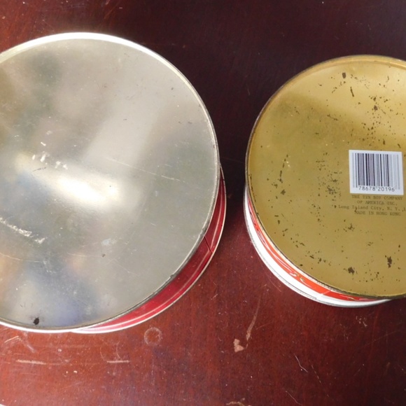 Aluminum Holiday Tins Christmas Village Street - Picture 2 of 5